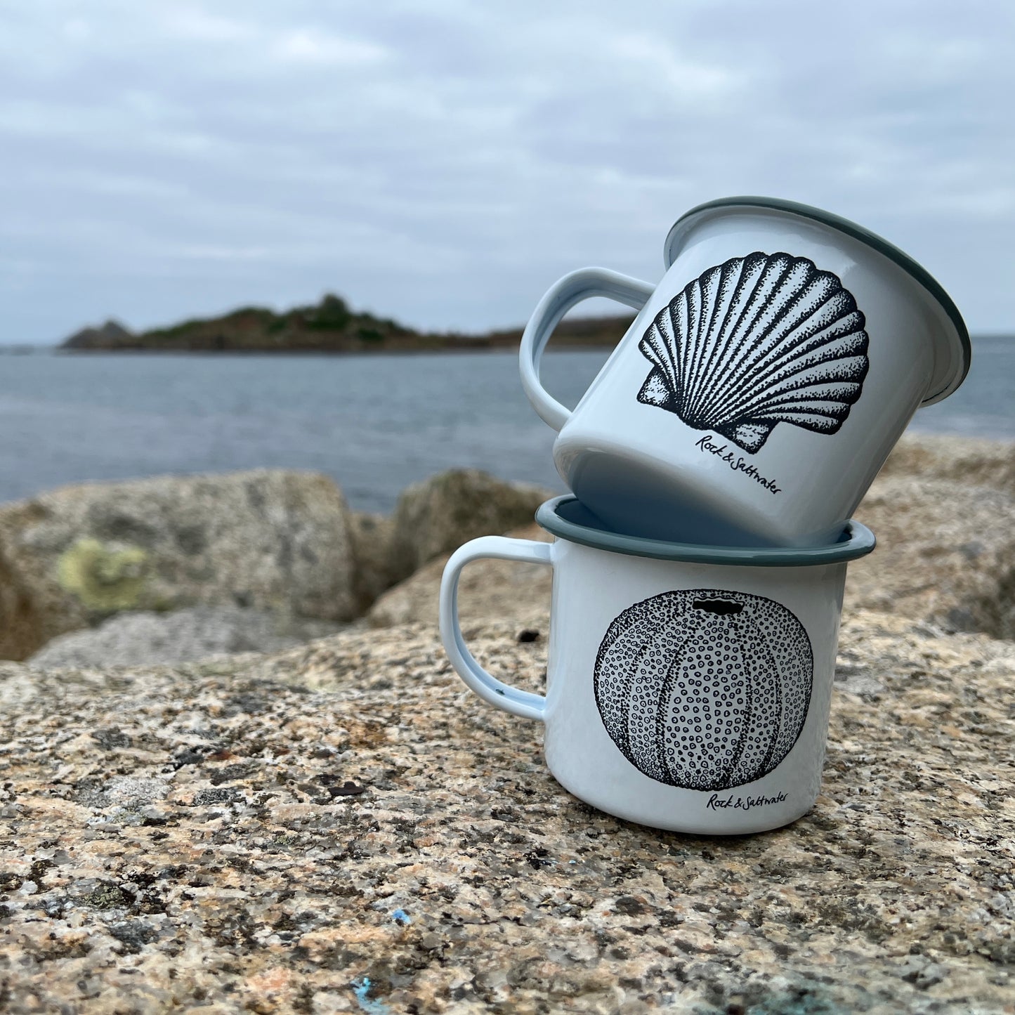 Pilgrim shell enamel mug