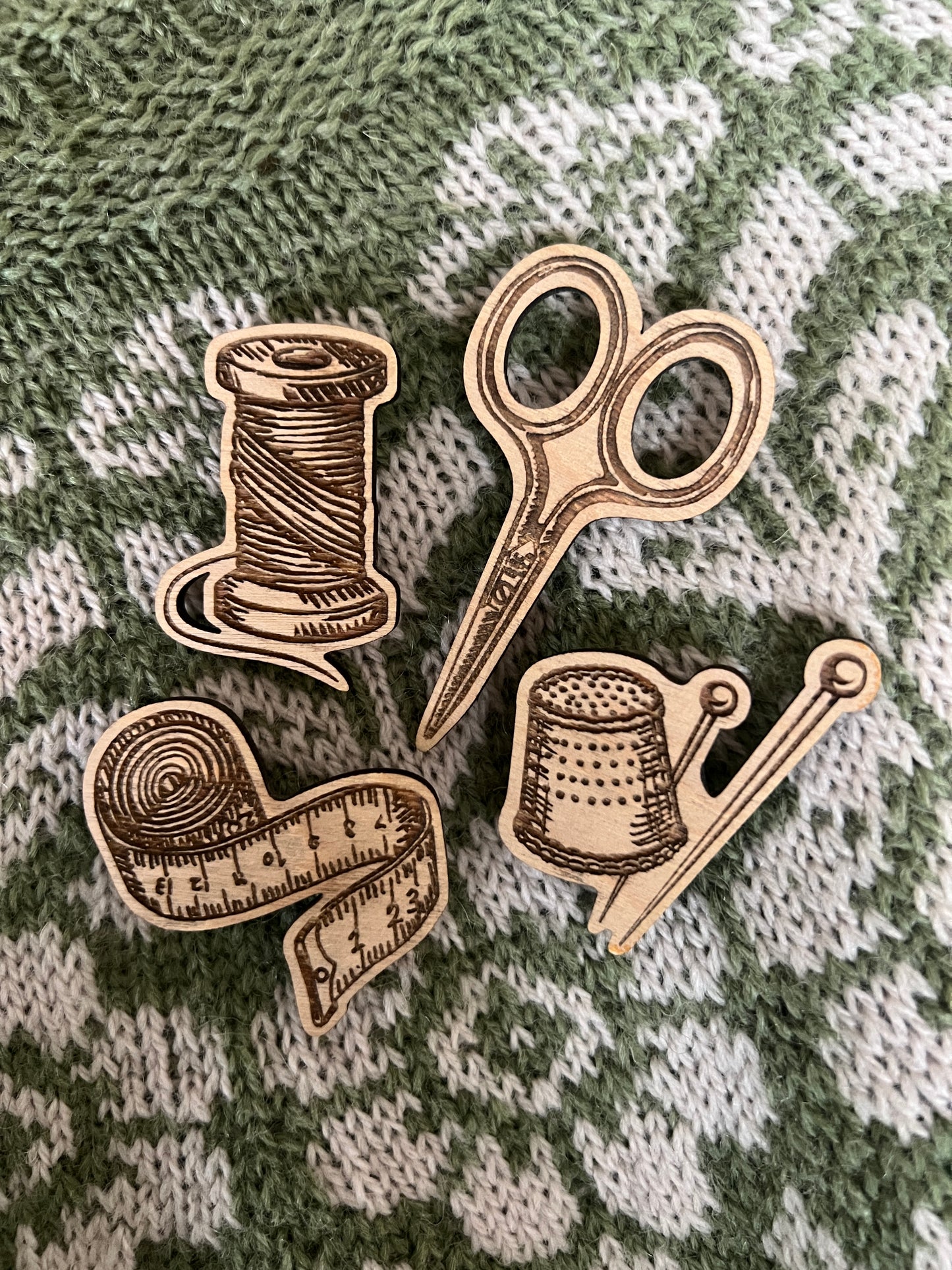 Gift bundle | crafters A6 notebook and wooden brooch set