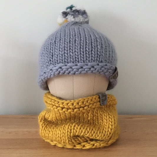 Bobble Hat | adult size | mist grey | merino wool handknit