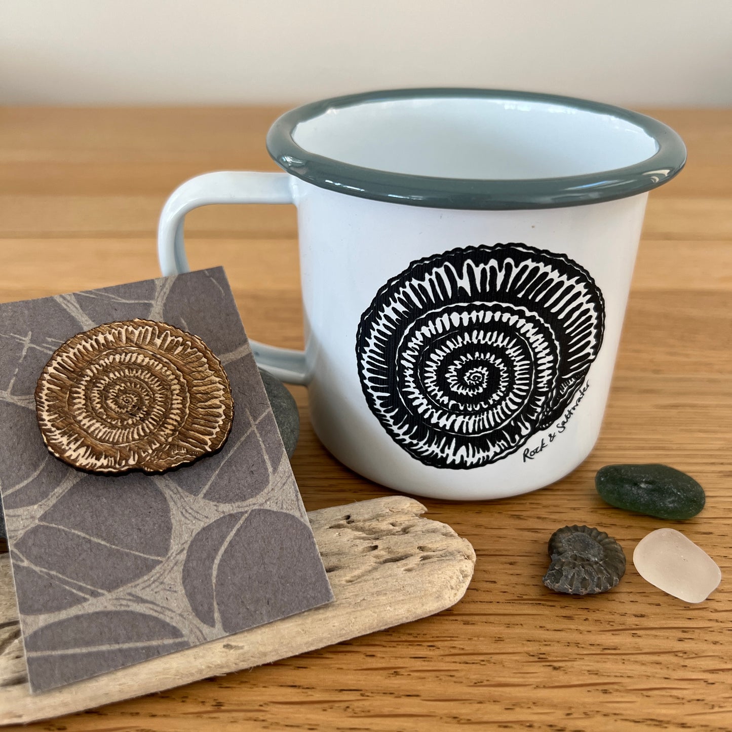 Ammonite brooch and mug gift set