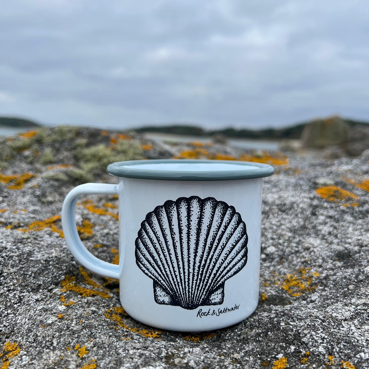 Pilgrim shell enamel mug