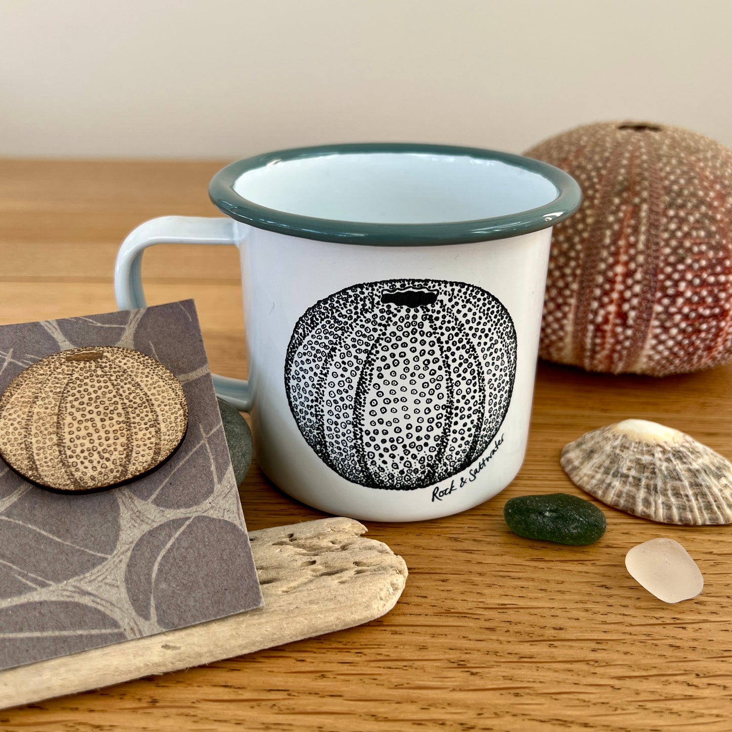 Sea urchin brooch and mug gift set