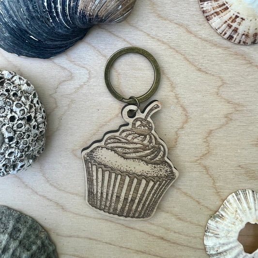 Cupcake etched wooden keyring