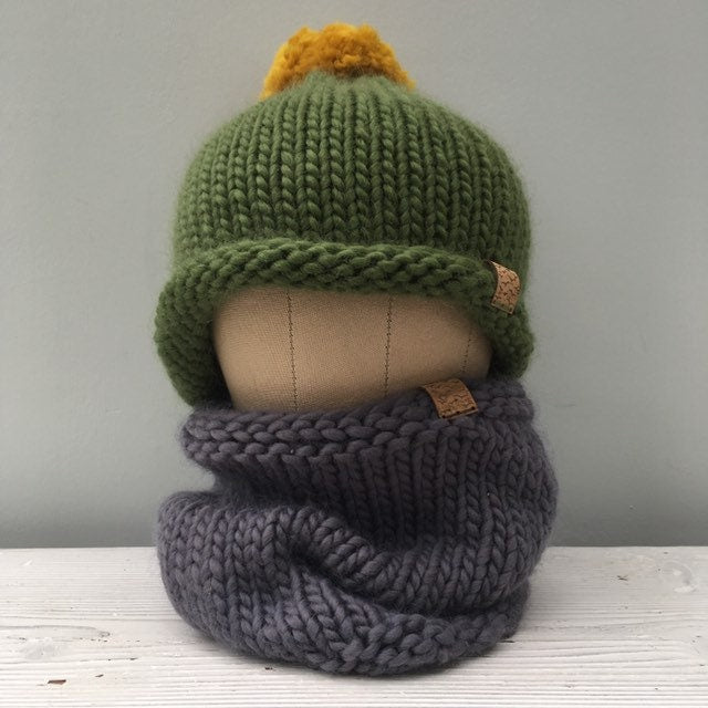Bobble Hat | adult size | moss green | merino wool handknit hat